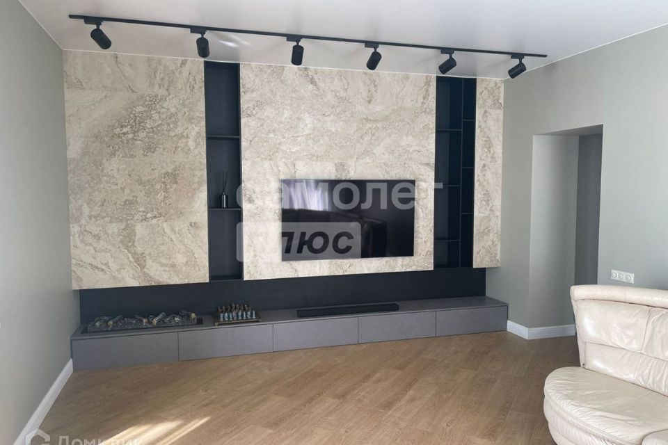 Продаётся 3-комнатная квартира, 138.9 м²