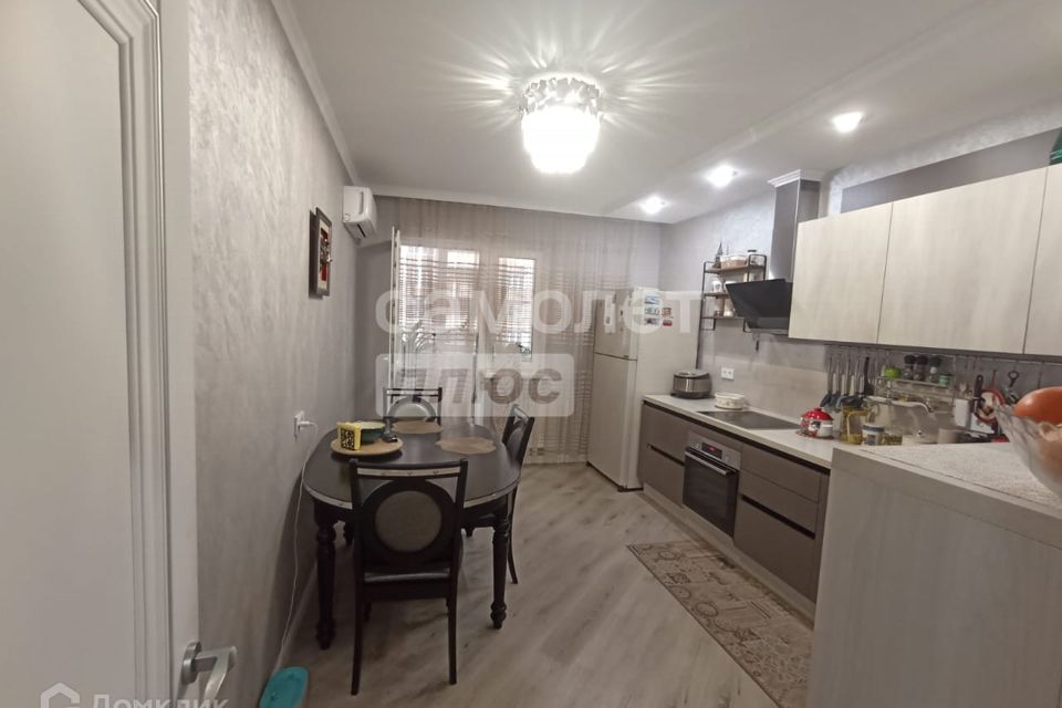 Продаётся 3-комнатная квартира, 97 м²