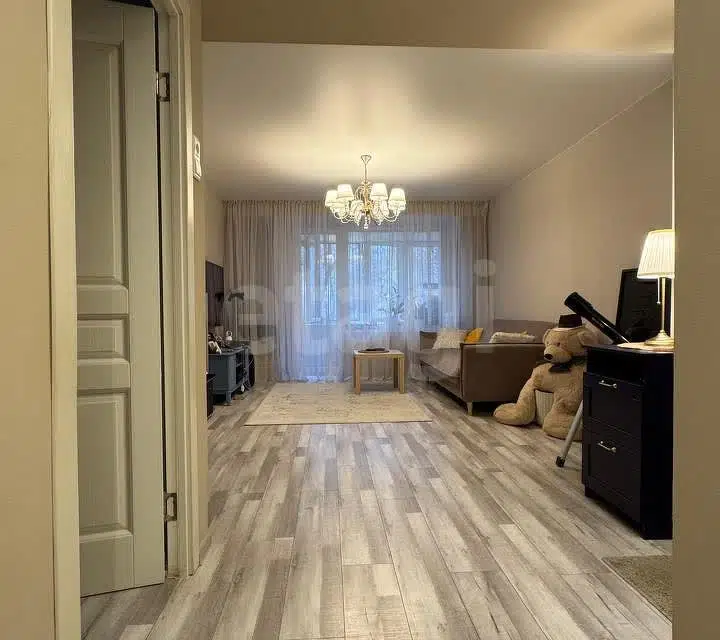 Продаётся 4-комнатная квартира, 75.7 м²