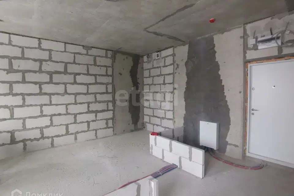 Продаётся 1-комнатная квартира, 42.2 м²
