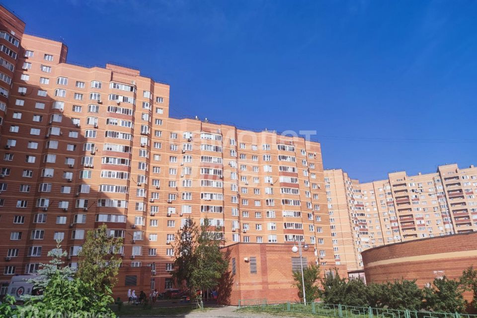 Продаётся 2-комнатная квартира, 67.6 м²