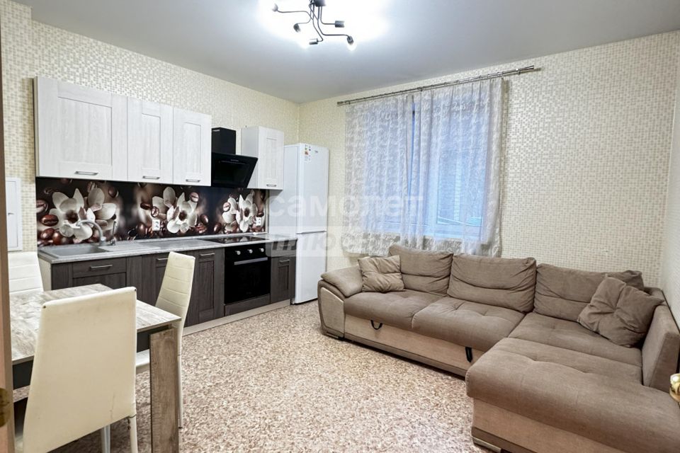 Сдаётся 2-комнатная квартира, 76 м²