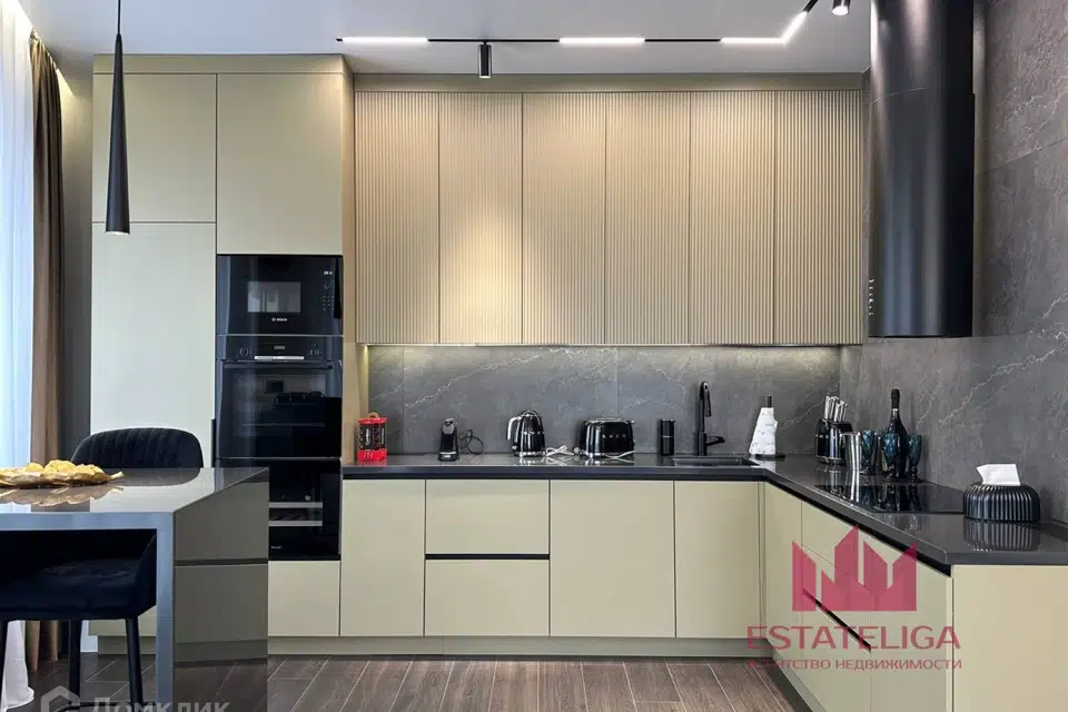 Продаётся 4-комнатная квартира, 108.3 м²