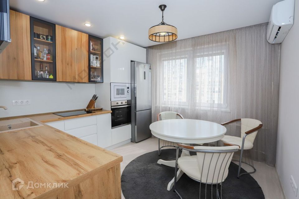 Продаётся 2-комнатная квартира, 69.6 м²