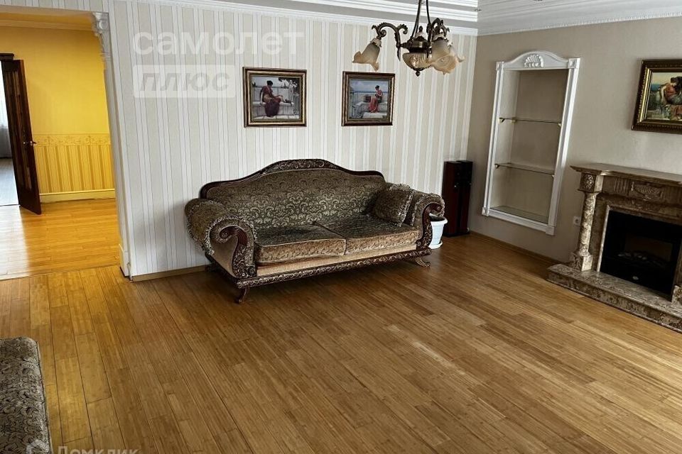Продаётся 5-комнатная квартира, 167.5 м²