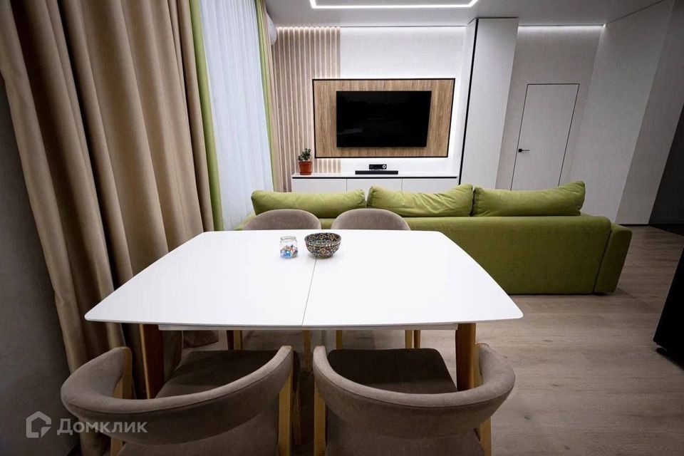 Продаётся 2-комнатная квартира, 72.1 м²