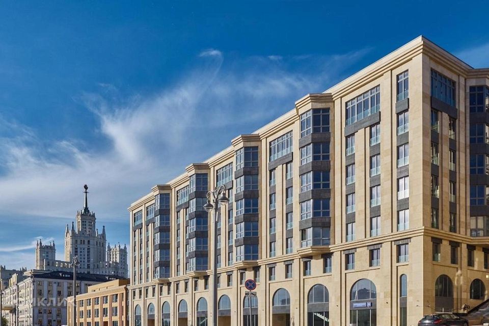 Продаётся 5-комнатная квартира, 265.6 м²