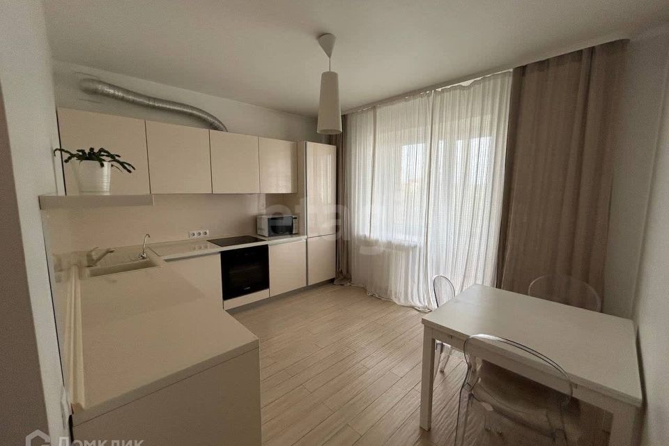 Сдаётся 2-комнатная квартира, 70.4 м²