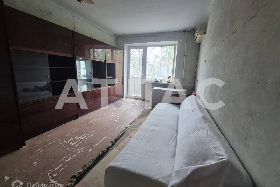 Продаётся 3-комнатная квартира, 50.4 м²