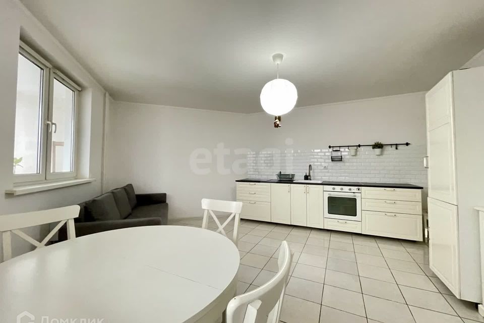 Продаётся 1-комнатная квартира, 56 м²