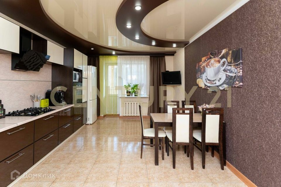 Продаётся 4-комнатная квартира, 161.9 м²