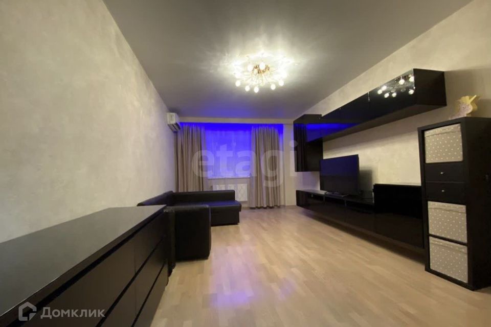Продаётся 1-комнатная квартира, 54 м²