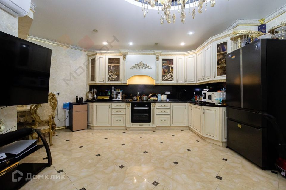 Продаётся 3-комнатная квартира, 90 м²