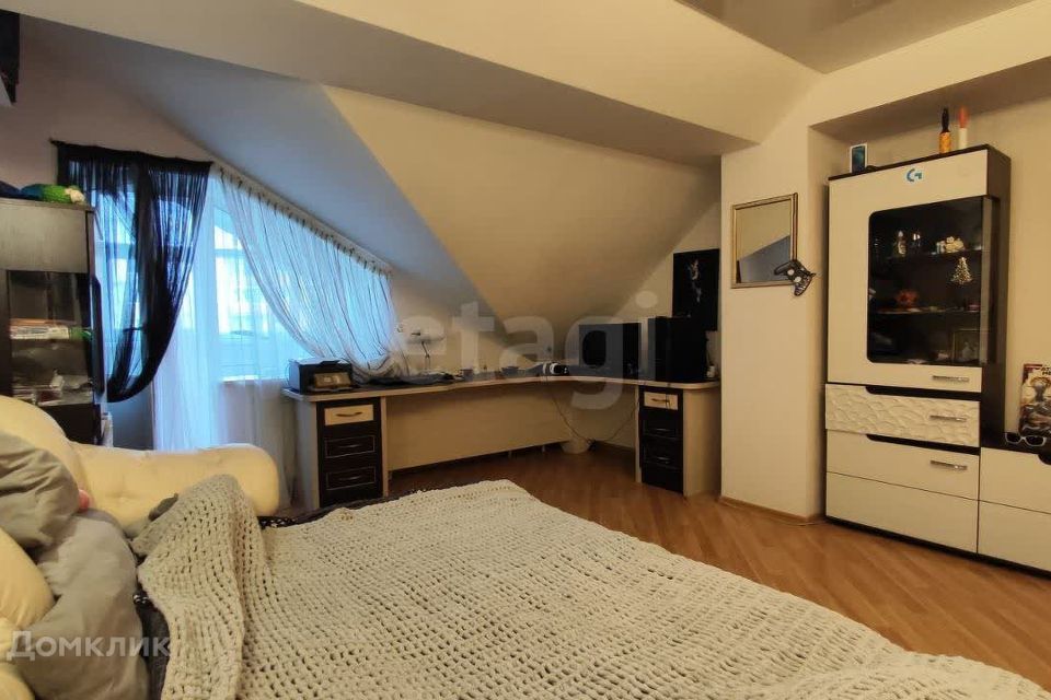 Продаётся 5-комнатная квартира, 171 м²