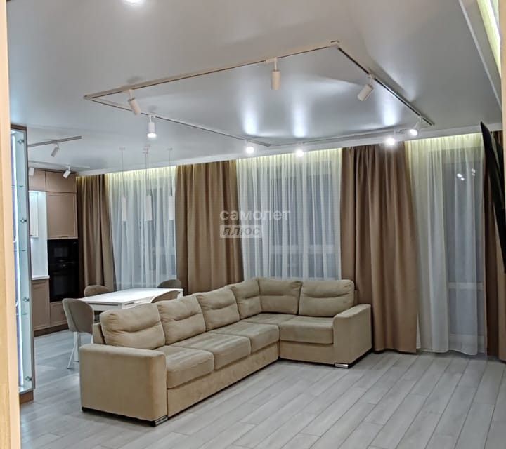 Продаётся 3-комнатная квартира, 120 м²