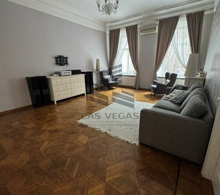 Сдаётся 3-комнатная квартира, 105 м²