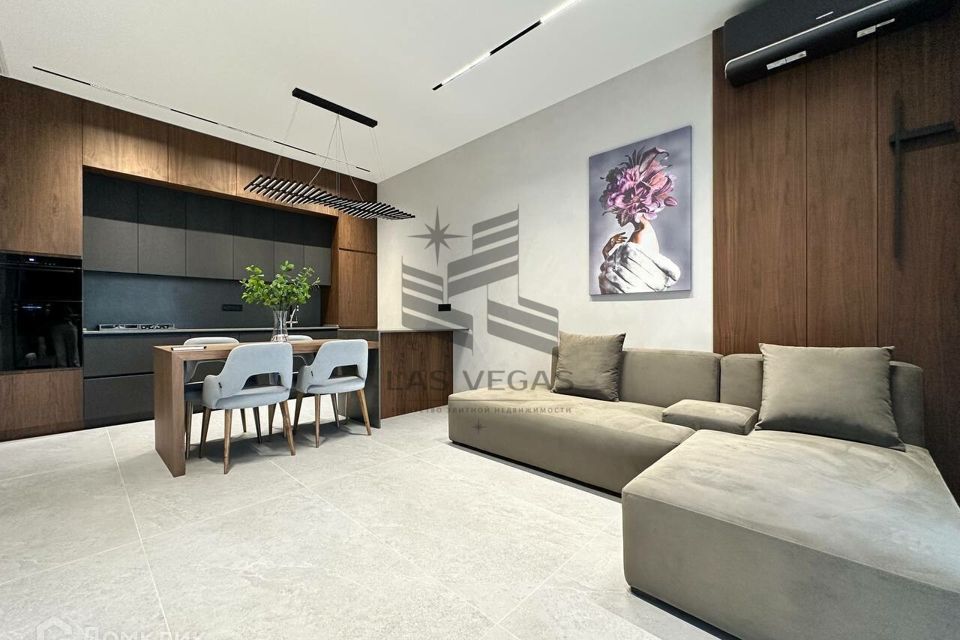 Сдаётся 3-комнатная квартира, 130 м²