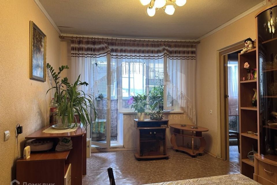 Продаётся 3-комнатная квартира, 52.3 м²