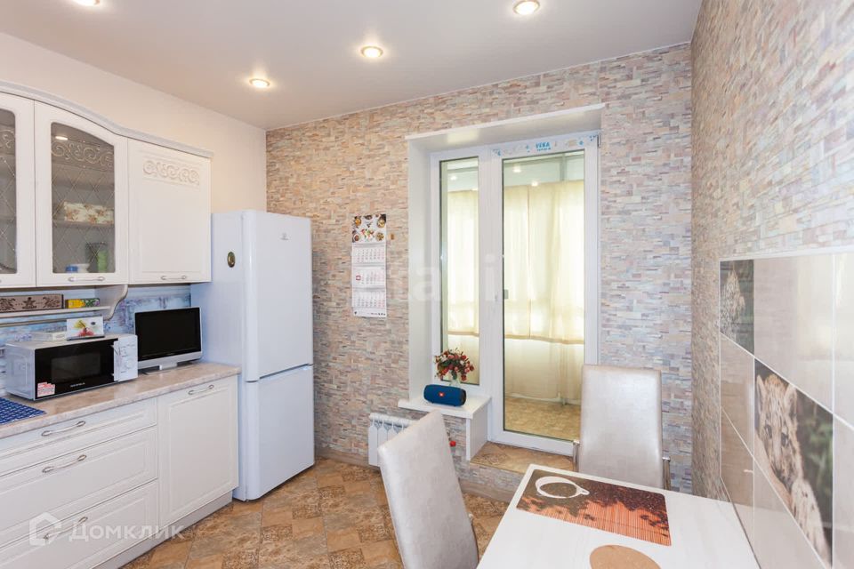 Продаётся 2-комнатная квартира, 63.7 м²