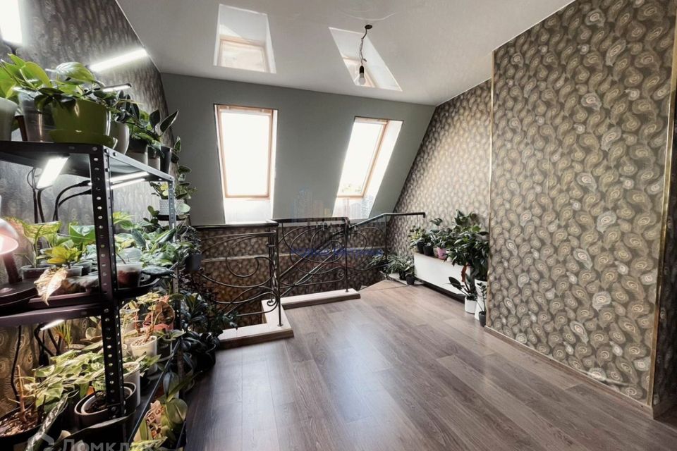 Продаётся 4-комнатная квартира, 146.6 м²