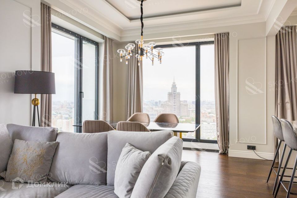 Продаётся 3-комнатная квартира, 113 м²