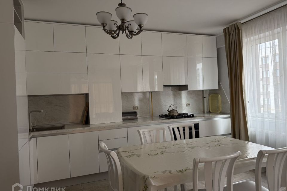 Сдаётся 2-комнатная квартира, 58 м²