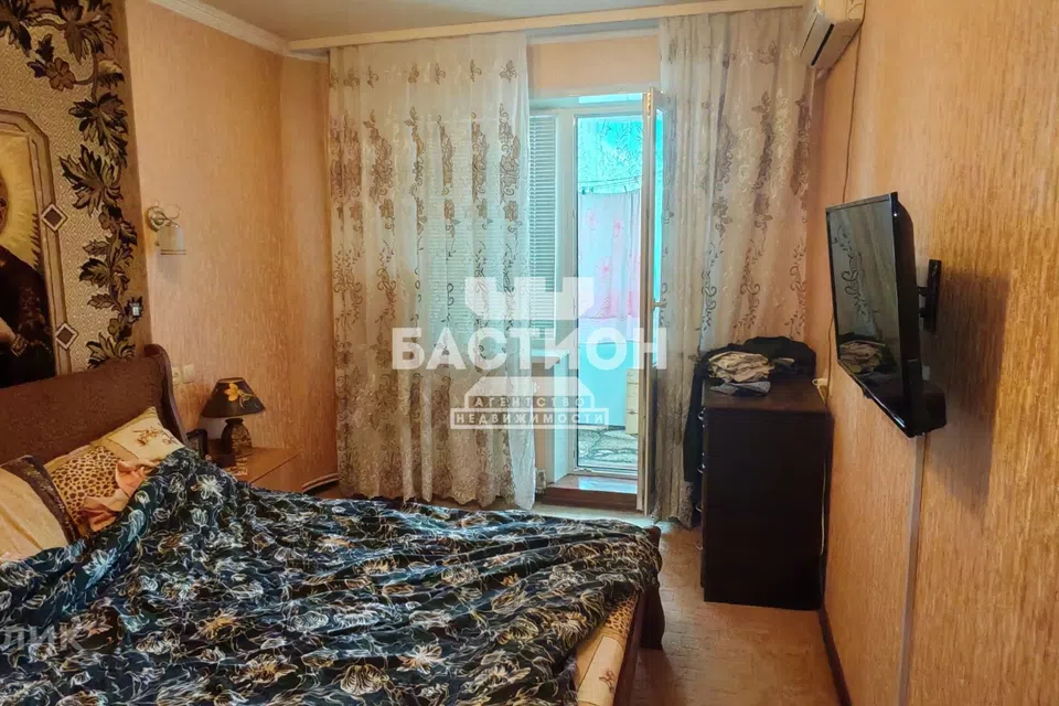 Продаётся 4-комнатная квартира, 82 м²