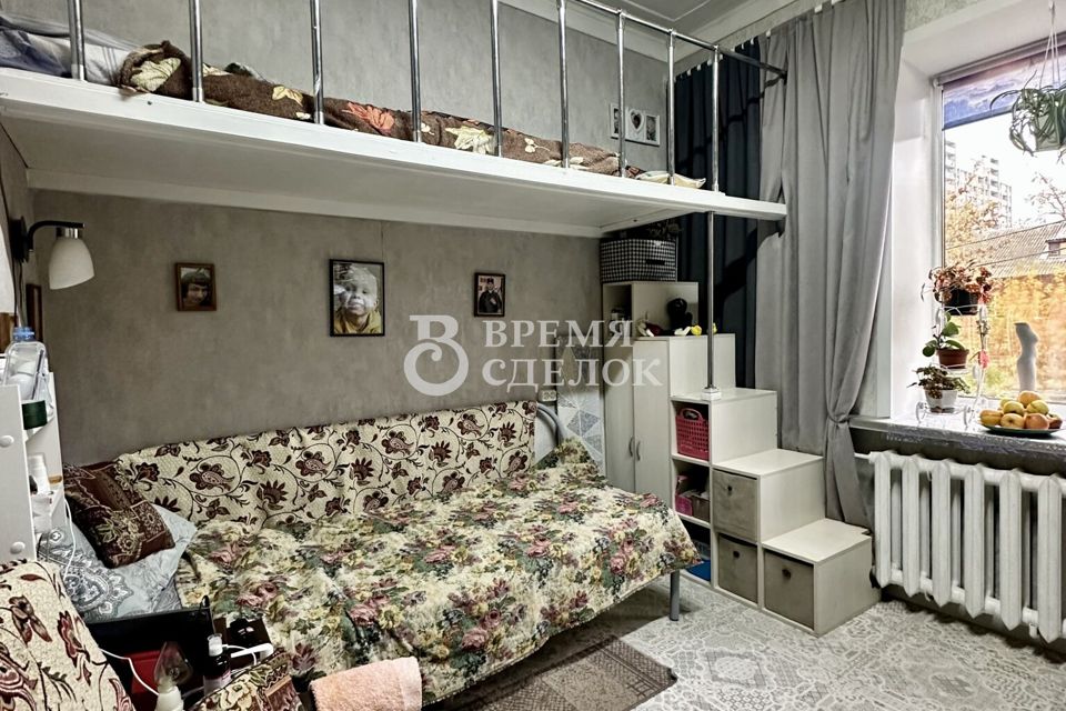 Продаётся комната в 6-комн. квартире, 100 м²
