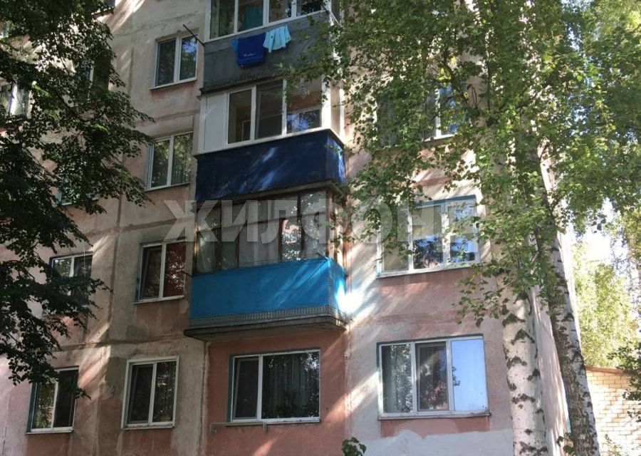 Продаётся 4-комнатная квартира, 64 м²