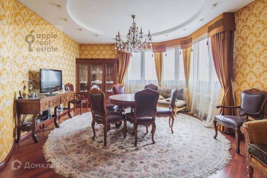 Продаётся 4-комнатная квартира, 180 м²