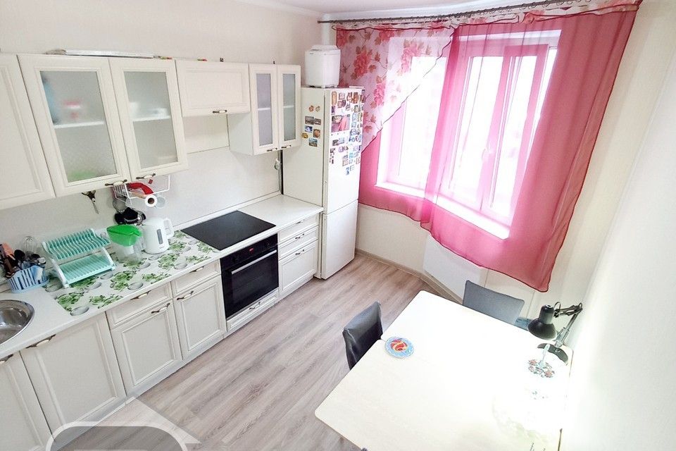 Продаётся 1-комнатная квартира, 37.7 м²