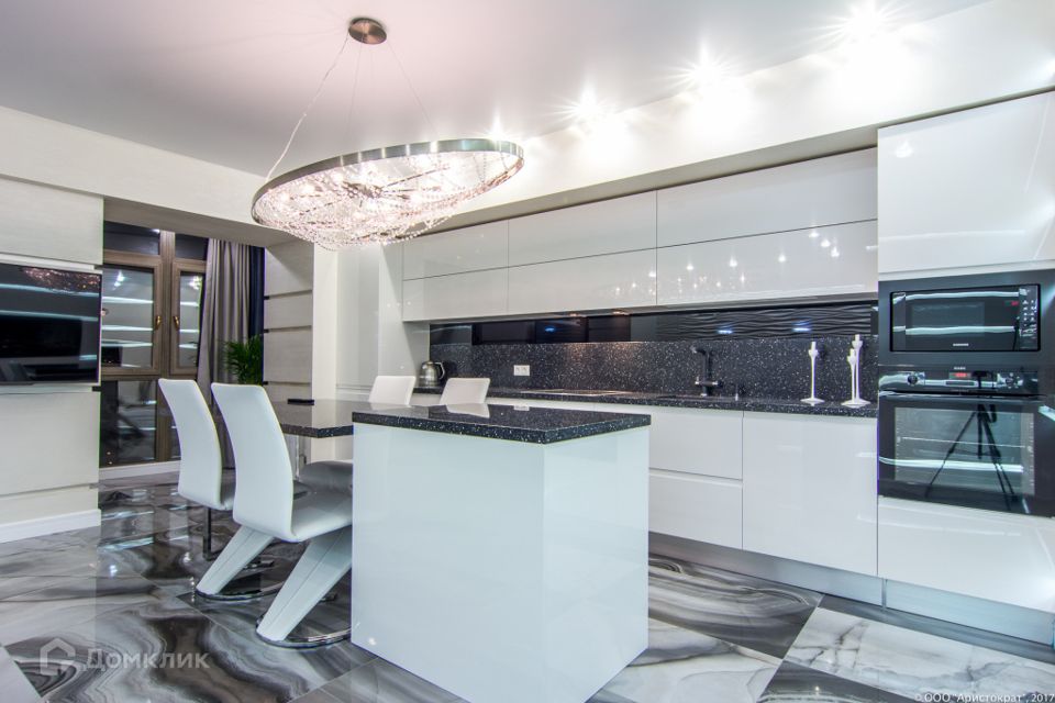 Сдаётся 3-комнатная квартира, 95 м²