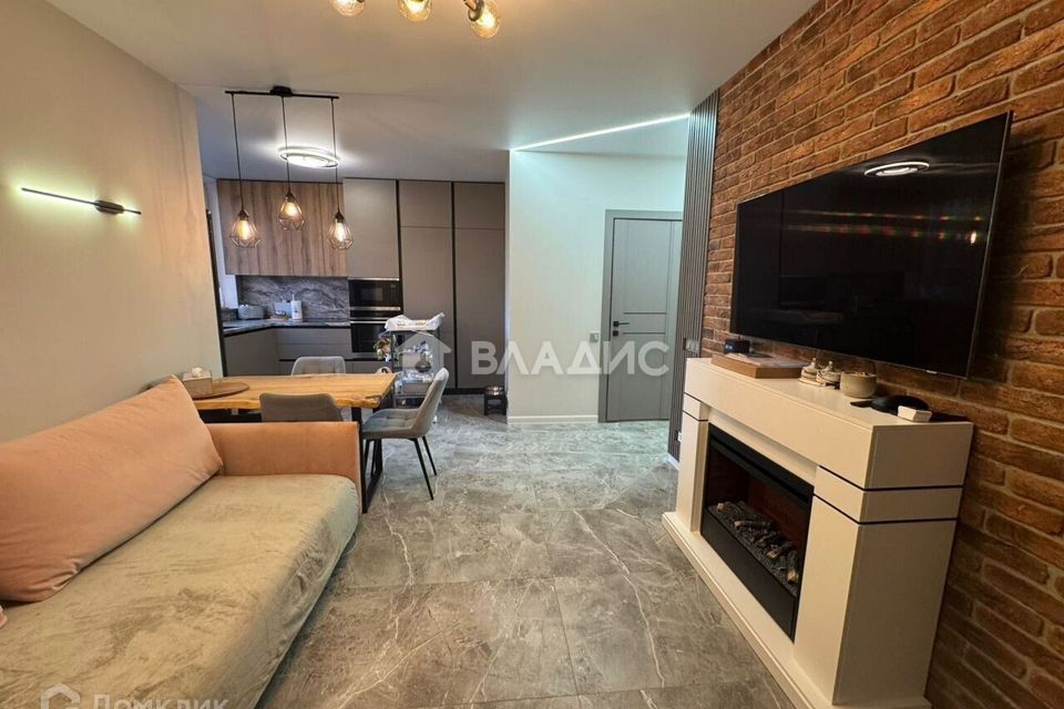Продаётся 1-комнатная квартира, 42 м²