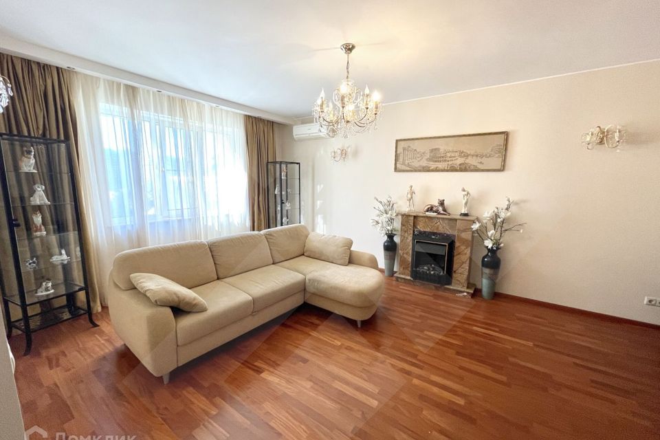 Сдаётся 3-комнатная квартира, 105 м²