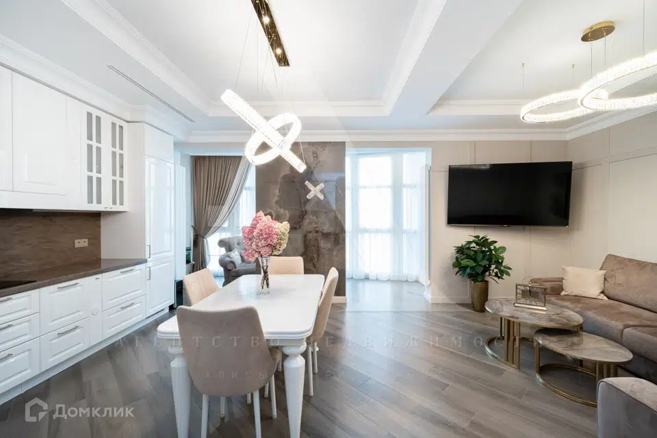 Продаётся 4-комнатная квартира, 128 м²