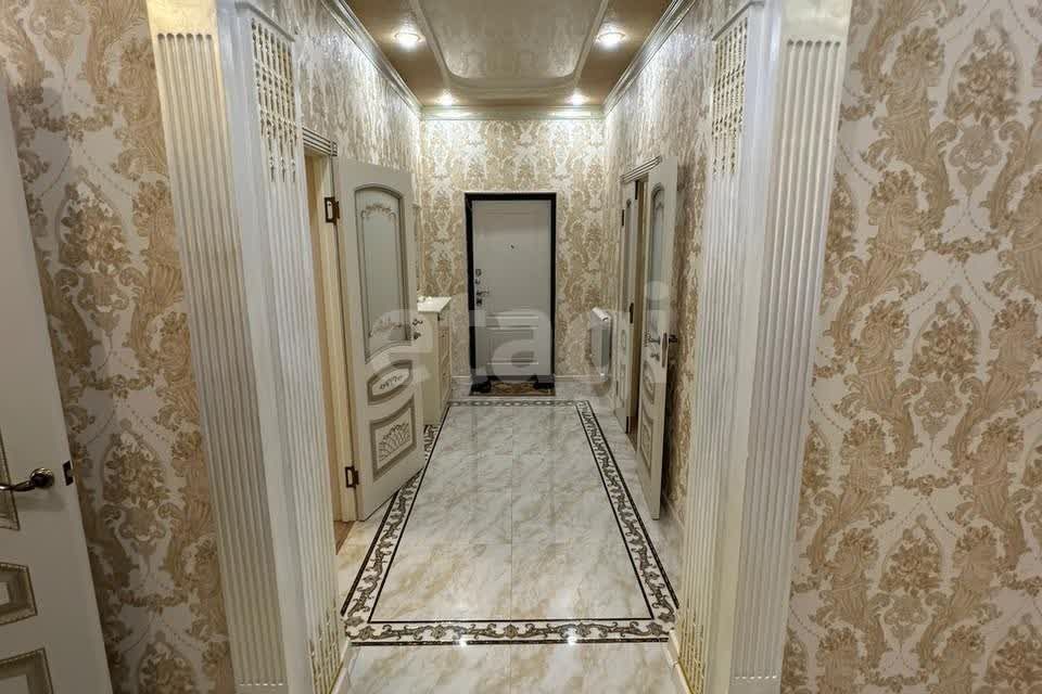 Продаётся 3-комнатная квартира, 136 м²