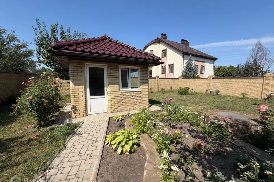 Продаётся 2-этажный дом, 235 м²