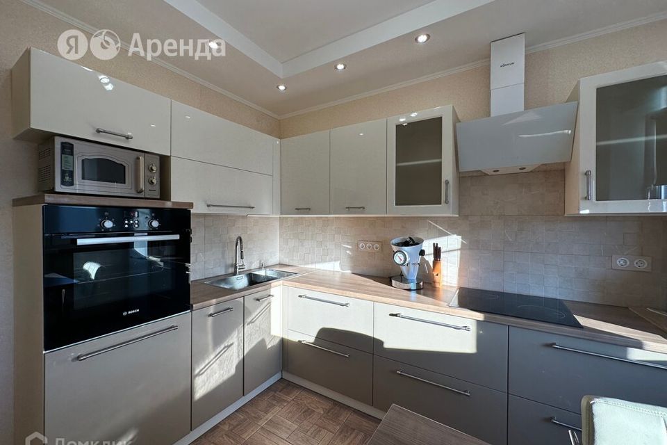 Сдаётся 1-комнатная квартира, 42 м²