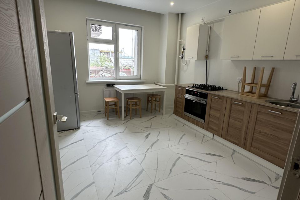Продаётся 1-комнатная квартира, 49 м²