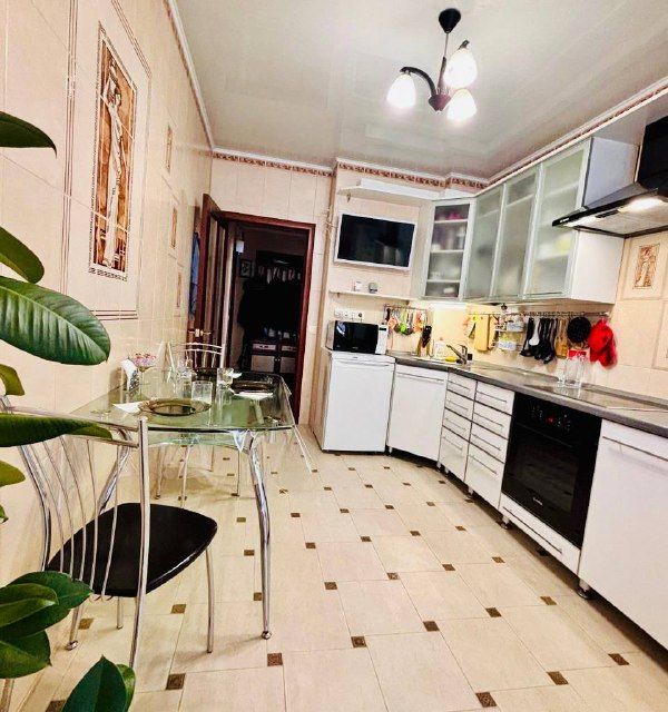 Продаётся 3-комнатная квартира, 77.4 м²