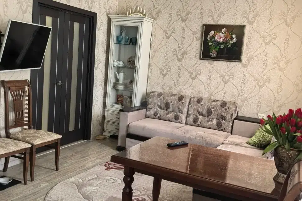 Продаётся 4-комнатная квартира, 85.6 м²