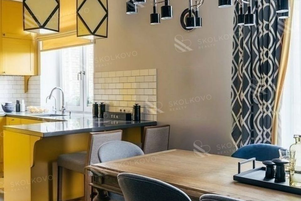 Продаётся 4-комнатная квартира, 106 м²