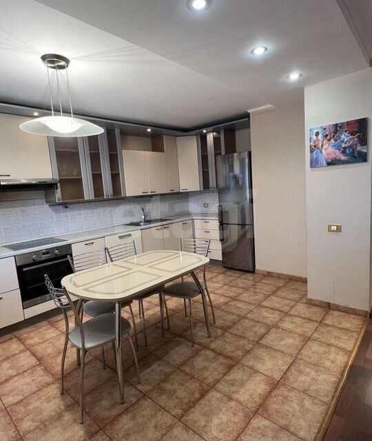 Продаётся 3-комнатная квартира, 77.8 м²