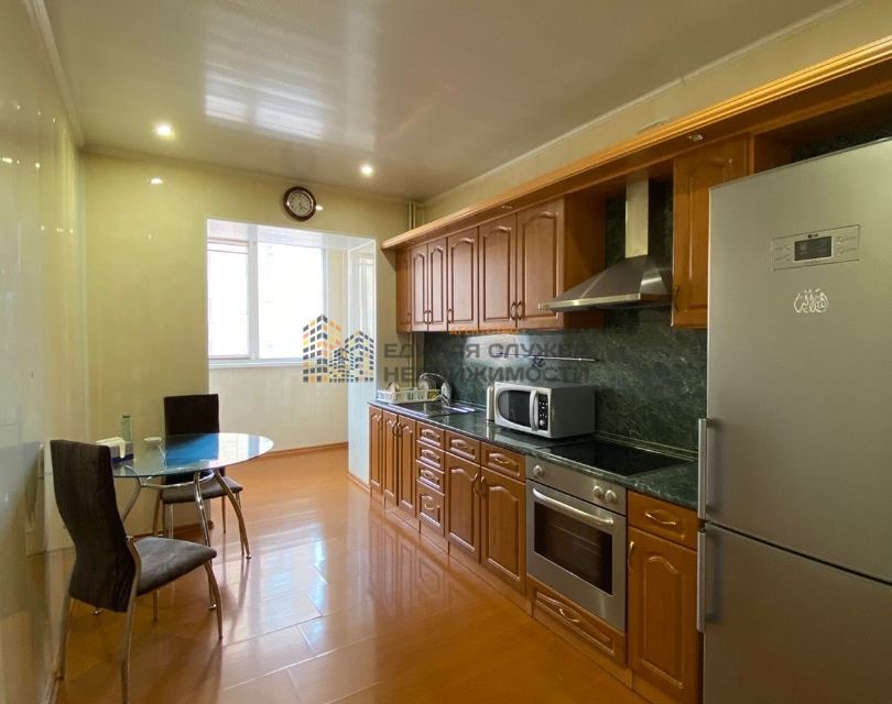 Сдаётся 2-комнатная квартира, 75 м²
