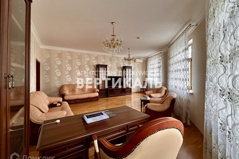 Сдаётся 2-комнатная квартира, 98 м²