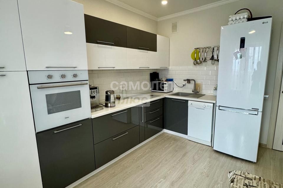 Продаётся 2-комнатная квартира, 60.5 м²