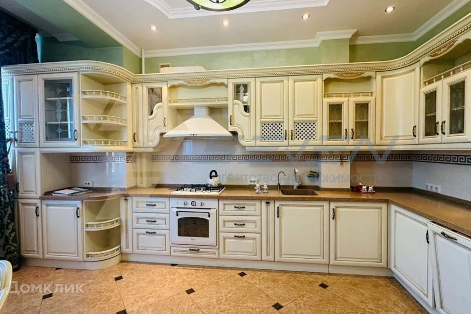 Продаётся 3-комнатная квартира, 105.8 м²