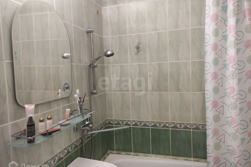 Продаётся 1-комнатная квартира, 42 м²