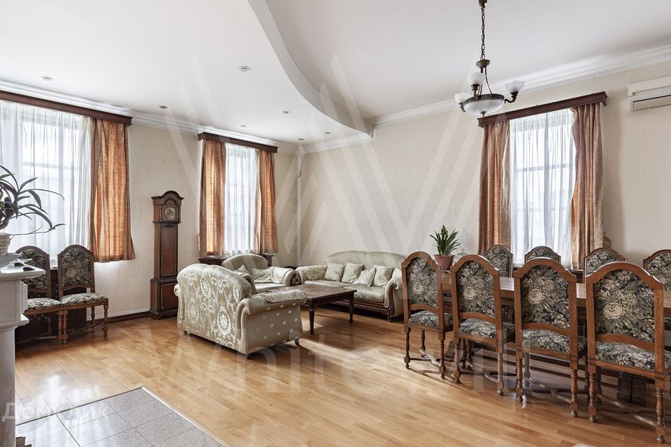 Продаётся 6-комнатная квартира, 295 м²