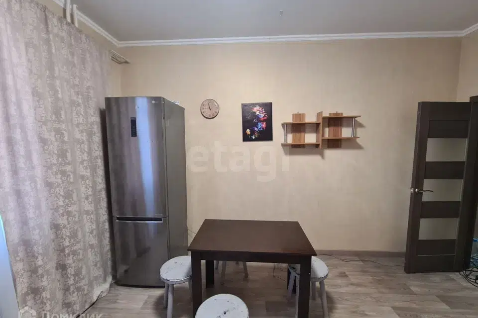 Продаётся 1-комнатная квартира, 45.3 м²